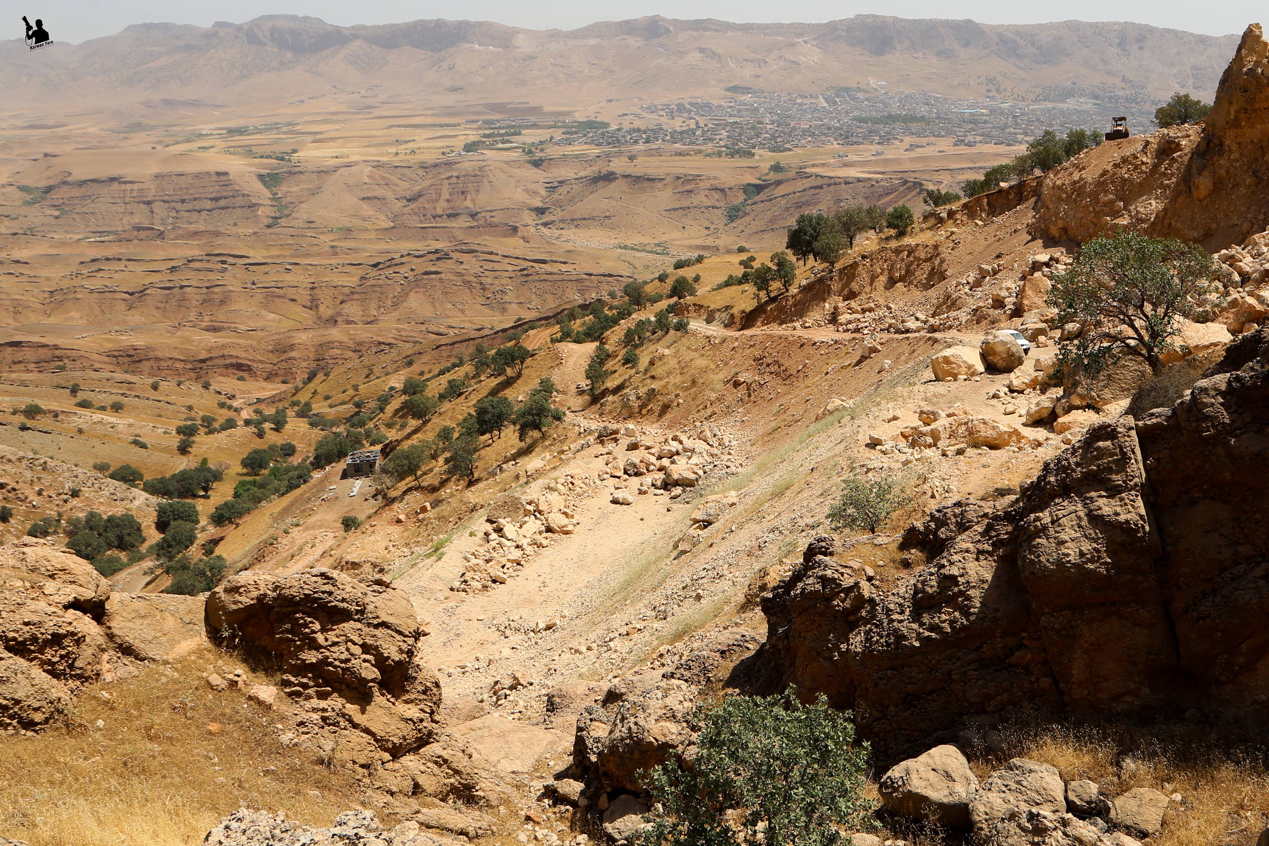 يقع كهف كونبا في جبل كولان على مقربة من بلدة دربنديخان ضمن محافظة السليمانية بإقليم كوردستان